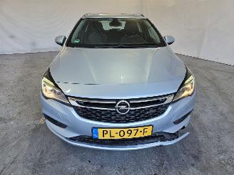 Opel Astra SPORTS TOURER picture 2