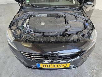 Volvo V-60 2.4 D5 Twin Engine R-Design picture 14