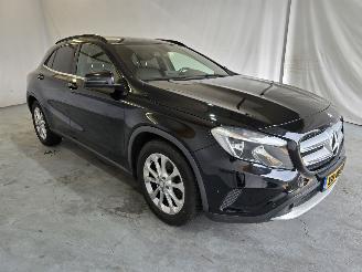 skadebil auto Mercedes GLA 200 d Ambition 2015/9