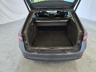 Skoda Superb 2.0 TDI Style Bns picture 16