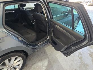 Skoda Superb 2.0 TDI Style Bns picture 15