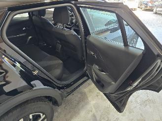 Peugeot e-2008 EV Active 54 kWh picture 26
