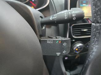Renault Clio 0.9 TCe Limited picture 29