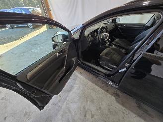 Volkswagen Golf 1.6 TDI Highline DSG picture 22