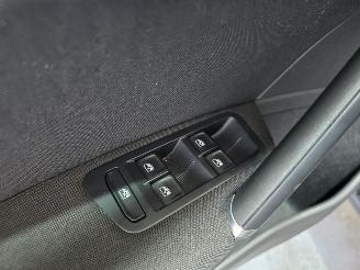 Volkswagen Golf 1.6 TDI Highline DSG picture 25