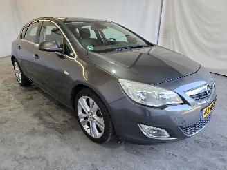 skadebil auto Opel Astra 1.4 Turbo Cosmo 2010/8