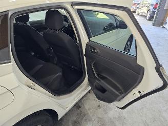 Volkswagen Polo 1.0 TSI Life picture 16