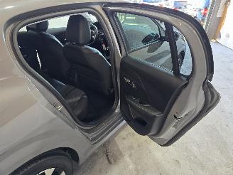 Peugeot 208 1.2 PureTech Blue Lease Allure picture 17