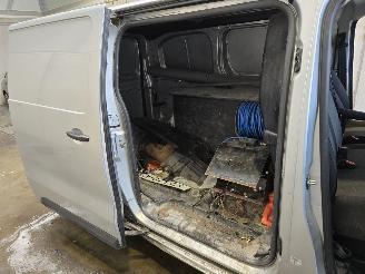 Peugeot Expert 226S 1.6 BlueHDI 115 Premium picture 27