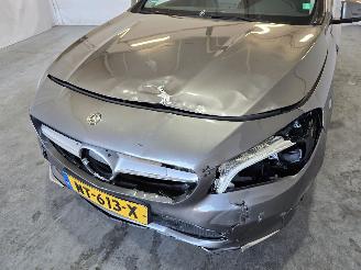 Mercedes Cla-klasse Shooting Brake 180 Prestige picture 10