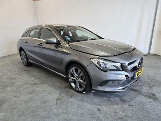 Schadeauto Mercedes Cla-klasse Shooting Brake 180 Prestige 2017/4