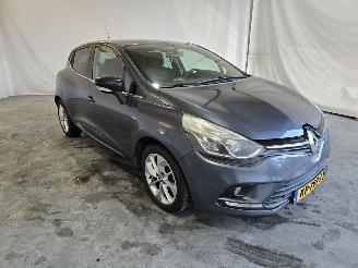 skadebil auto Renault Clio 0.9 TCe Limited 2016/10