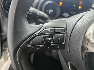 Toyota Yaris 1.5 Hybrid Dynamic picture 29