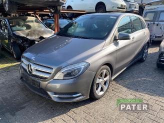 Vrakbiler auto Mercedes B-klasse B (W246/W242), Hatchback, 2011 / 2018 1.6 B-180 BlueEFFICIENCY Turbo 16V 2014/9