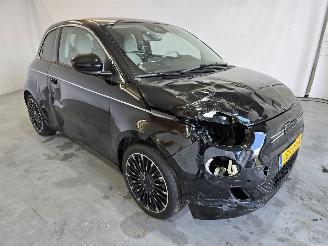 Damaged car Fiat 500 3+1 La Prima 42 kWh 2025/9