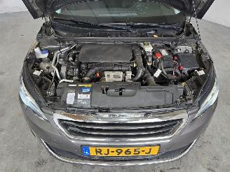 Peugeot 308 1.2 PureTech Allure picture 13
