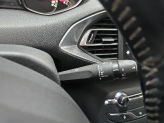 Peugeot 308 1.2 PureTech Allure picture 26