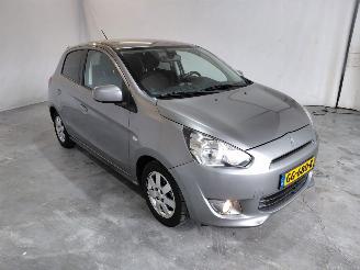damaged passenger cars Mitsubishi Space-star 1.0 Bright 2015/5
