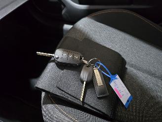 Peugeot 208 1.2 PureTech 75 Style picture 30