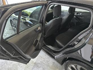 Ford Focus 1.0 EcoBoost Hybrid ST Line picture 19