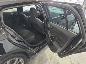 Ford Focus 1.0 EcoBoost Hybrid ST Line picture 17