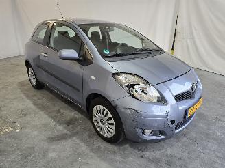 krockskadad bil auto Toyota Yaris 1.3 VVTi Aspiration  automaat 2011/2