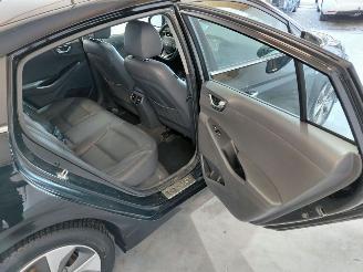 Hyundai Ioniq Premium EV picture 30