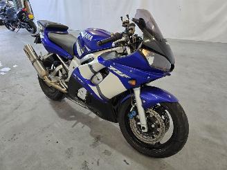 uszkodzony motocykle Yamaha YZF - R6  2002/3