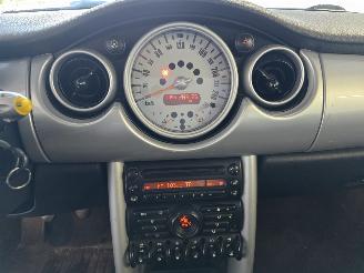 Mini Cooper 1.6 Cooper picture 21
