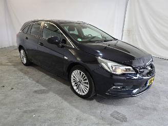 krockskadad bil auto Opel Astra SPORTS TOURER 2019/1