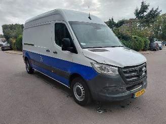 krockskadad bil bedrijf Mercedes Sprinter 1.9 CDI L2H1 2023/8