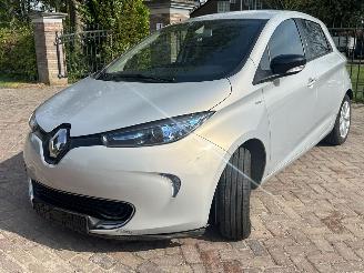 Vaurioauto  passenger cars Renault Zoé R110 Ltd 40 ex Accu 2018/11