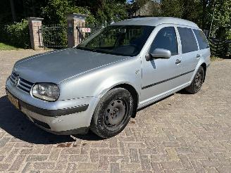 Schadeauto Volkswagen Golf Variant 1.9 SDI Basis 2003/1