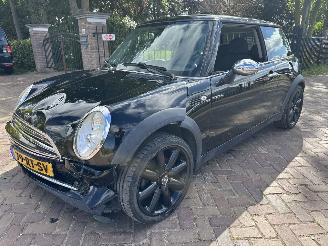 Schadeauto Mini Mini ONE 1.6 peper 2005/9