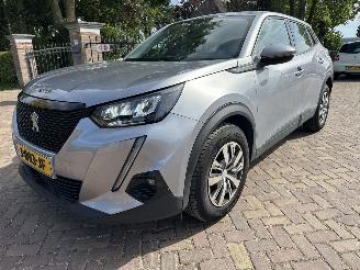 Coche accidentado Peugeot 2008 1.2 PURETECH BLUE LEASE ACTIVE ECC/NAV/LMV/PDC 2020/8