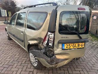 Dacia Logan 1.6-16V Lauréate picture 8