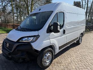 krockskadad bil bedrijf Fiat Ducato Maxi 35HD 2.2 103 kW NEW car 2024/2