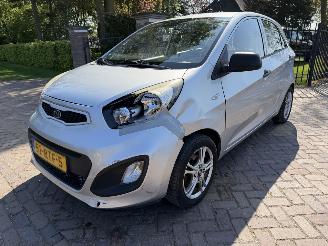 Voiture accidenté Kia Picanto 1.0 CVVT Comfort Pack 2011/8