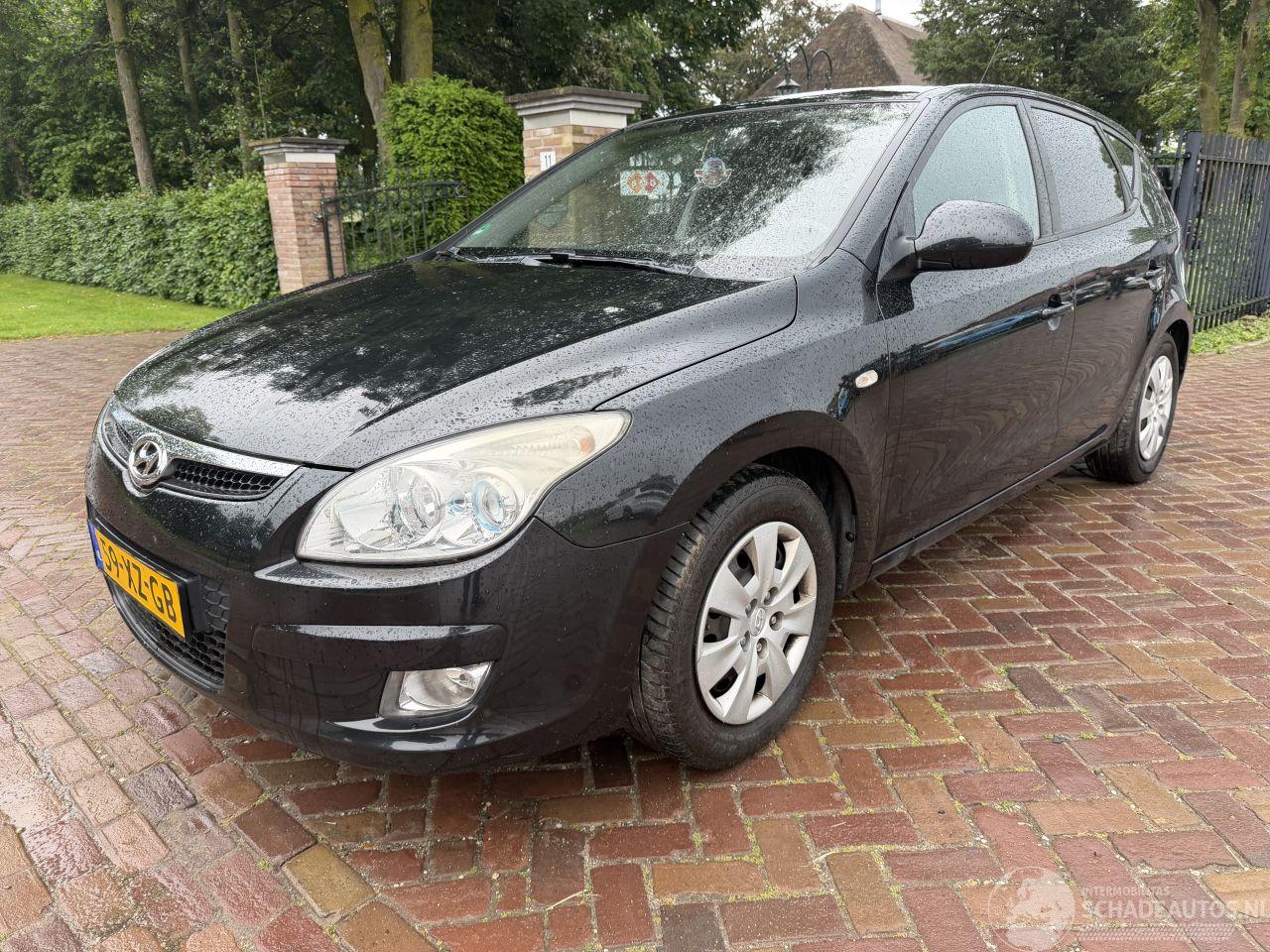 Hyundai I-30 1.6i Dynamic
