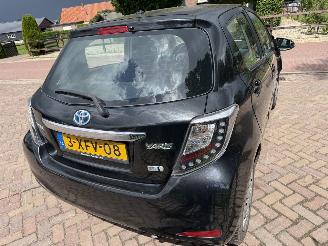 damaged passenger cars Toyota Yaris 1.5 Full Hybrid Aspiration 2014/7