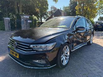 krockskadad bil auto Volkswagen Passat Variant 1.5 TSI Business 2020/7
