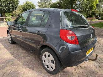 Renault Clio 1.6-16V Dynamique Luxe picture 7