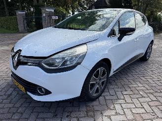 Schadeauto Renault Clio 0.9 TCe ECO Night&Day 2015/12