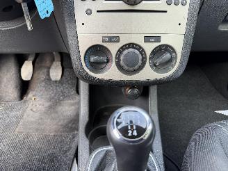 Opel Corsa 1.4-16V Enjoy picture 16