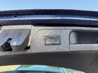 Volkswagen Passat Variant 2.0 TDI Connected Series Plus picture 10
