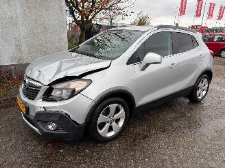 krockskadad bil auto Opel Mokka 1.4 t clima/leer 2015/9