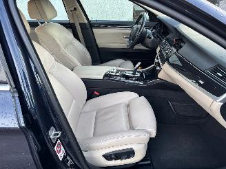 BMW 5-serie 528i x-drive luxury picture 5