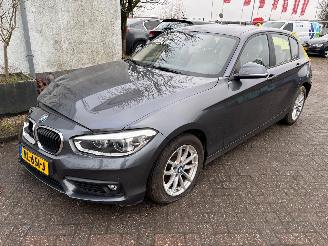 skadebil auto BMW 1-serie 118i 2018/1