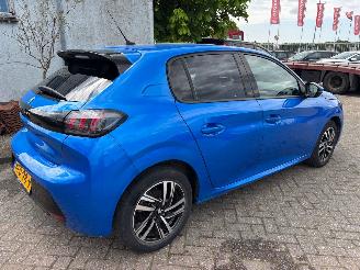 Peugeot 208 1.2pt automaat picture 3