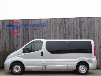 Schadeauto Opel Vivaro 2.5 CDTi Lang Dubbele Cabine Motor niet 100% 107KW Euro 4 2009/3